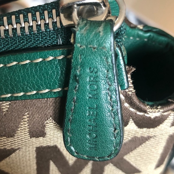 Michael Kors monogram bag (Authentic!) - Picture 6 of 6